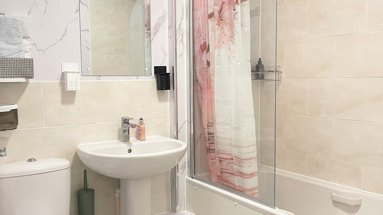 Photo of Bathroom in Alibon