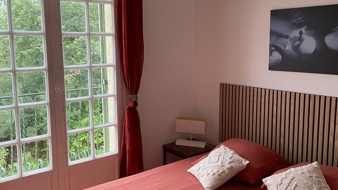 Photo of Bedroom in Oms