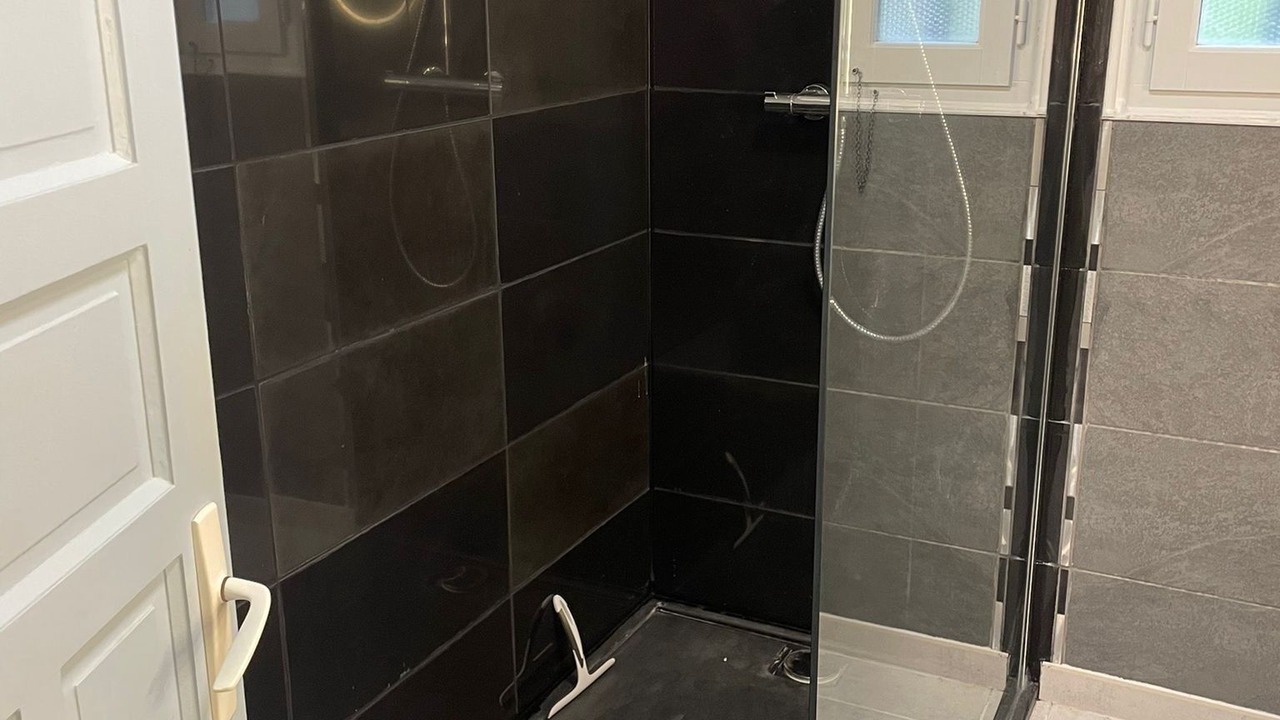 Photo of Bathroom in Oms