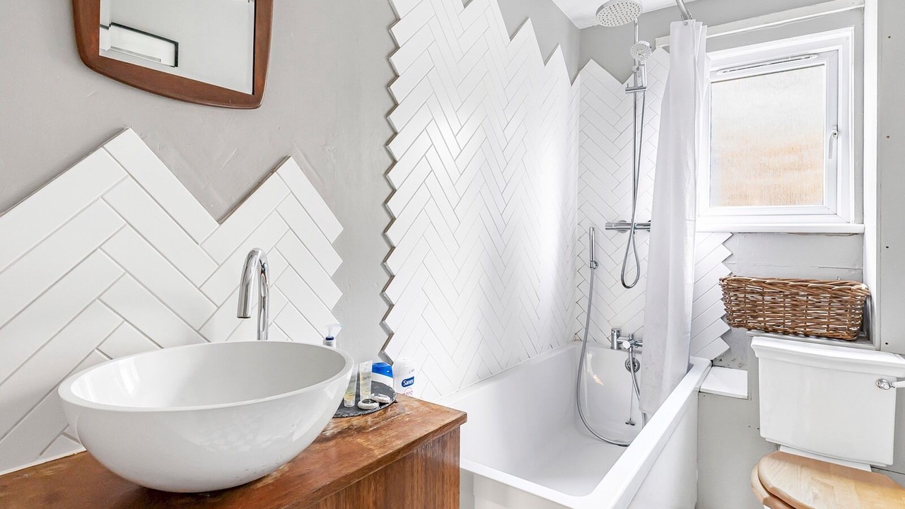 Photo of Bathroom in Elephant and Castle