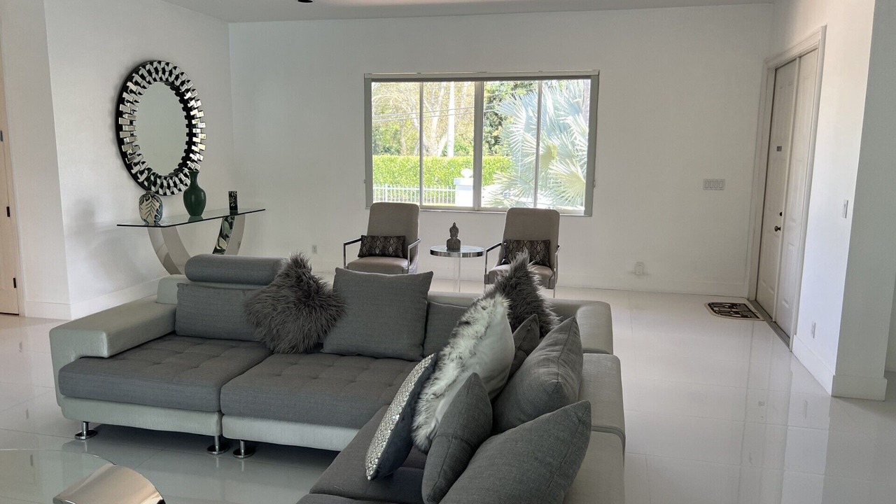 Photo of Livingroom in Davie