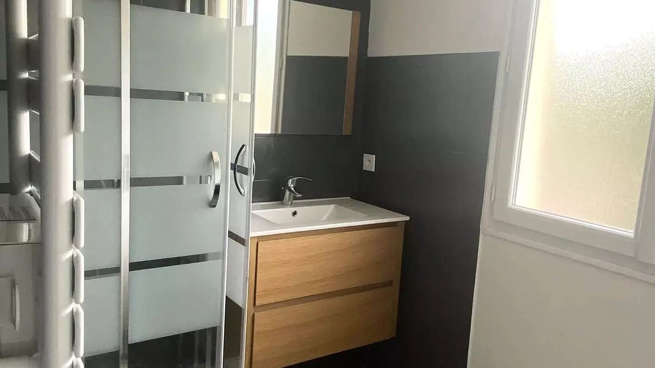 Photo of Bathroom in Pornichet