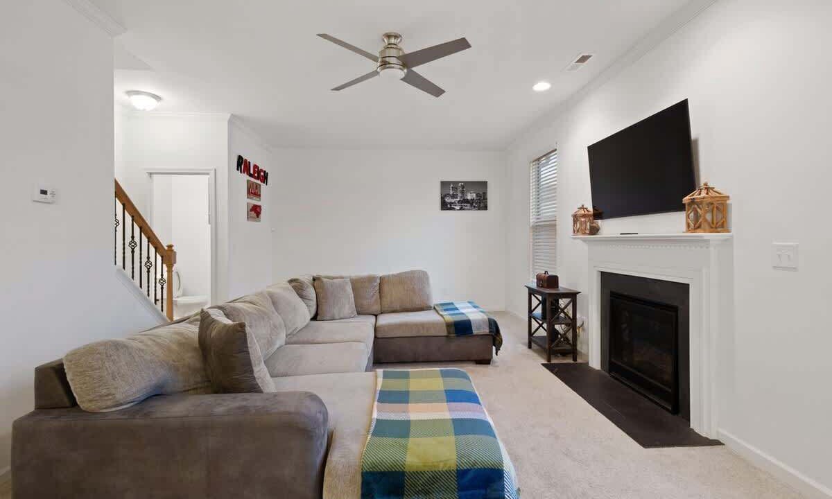 Photo of Livingroom in Southeast Raleigh