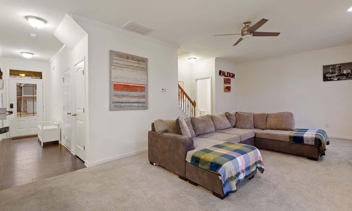 Photo of Livingroom in Southeast Raleigh