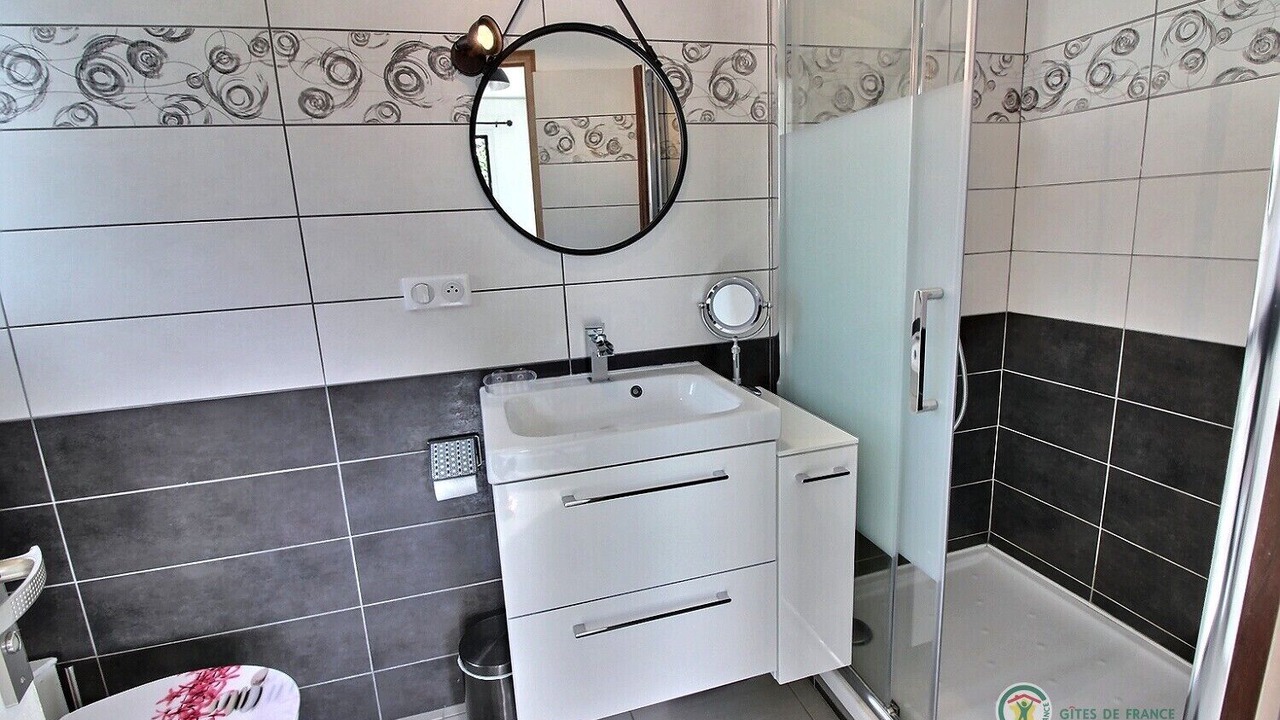 Photo of Bathroom in Pleherel-Plage-Vieux-Bourg