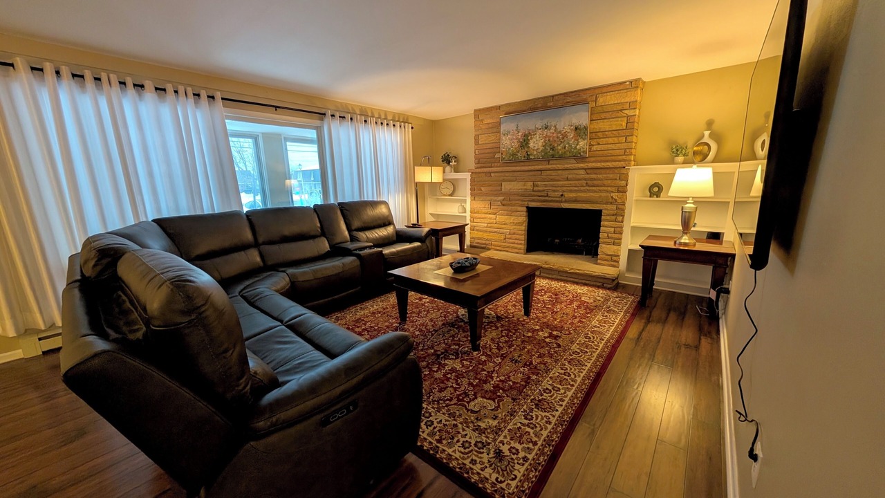 Photo of Livingroom in East Amherst