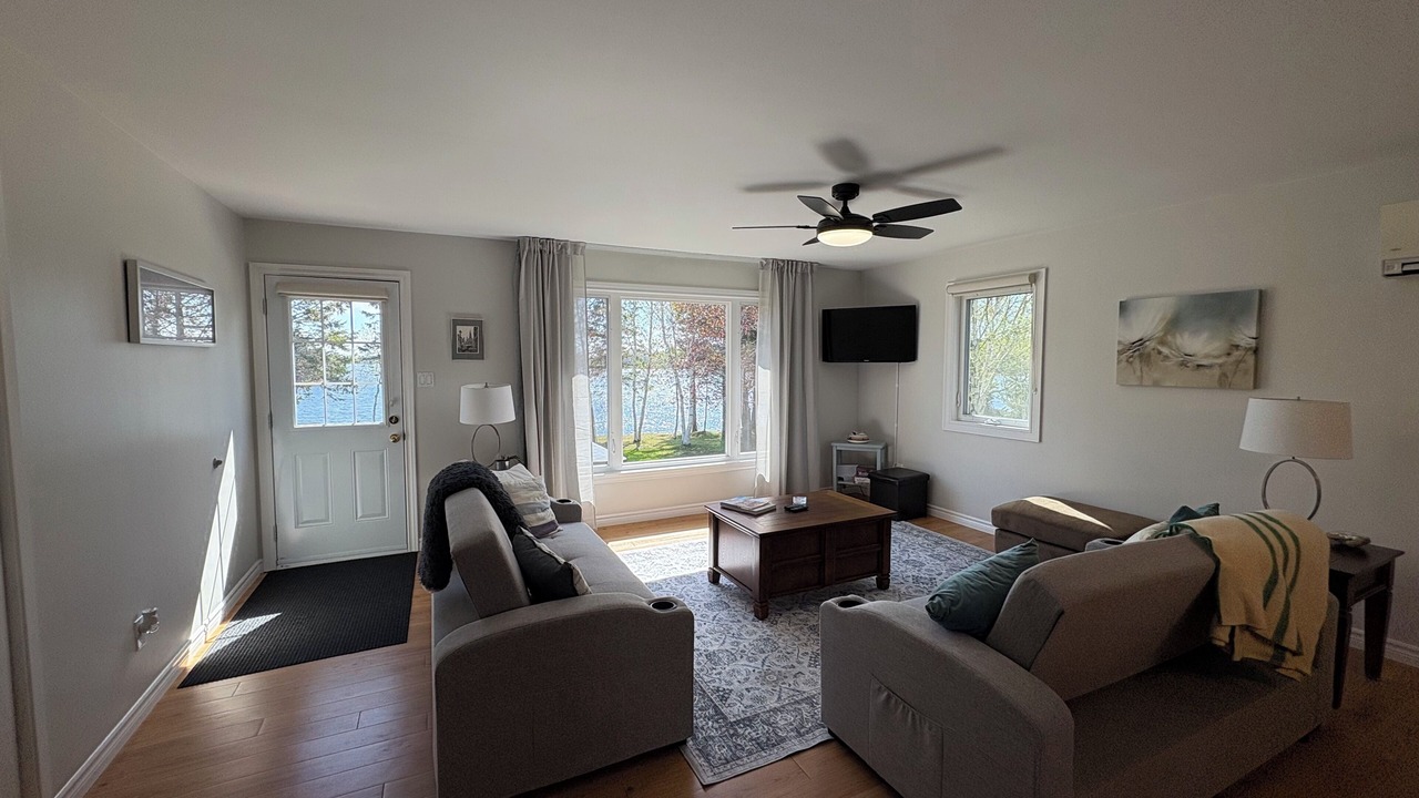 Photo of Livingroom in Mill River East