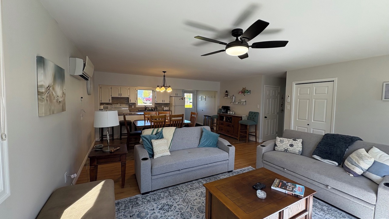 Photo of Livingroom in Mill River East