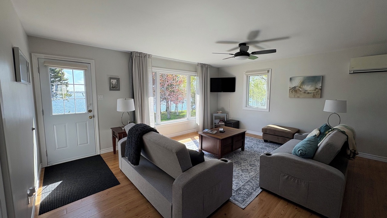 Photo of Livingroom in Mill River East