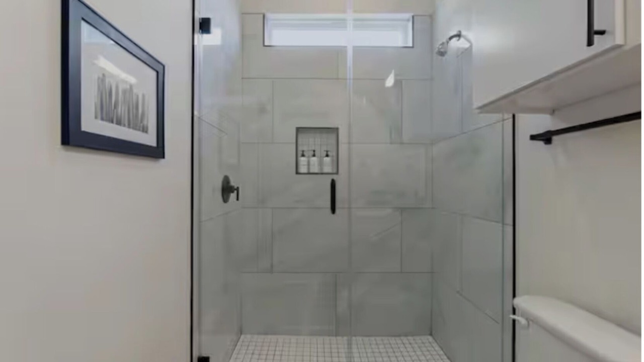 Photo of Bathroom in Montopolis