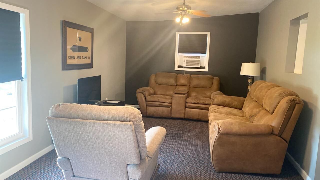 Photo of Livingroom in Ashley Oaks