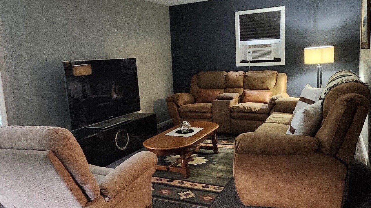 Photo of Livingroom in Ashley Oaks