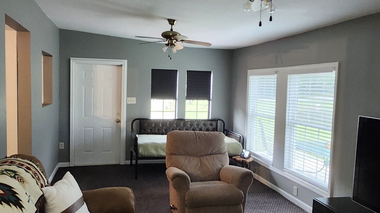 Photo of Livingroom in Ashley Oaks
