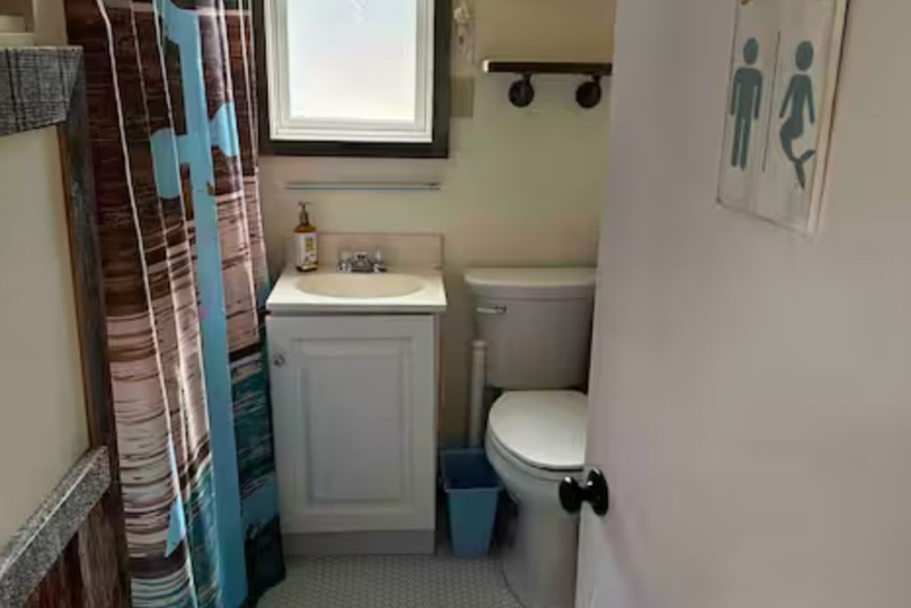 Photo of Bathroom in Port Franks