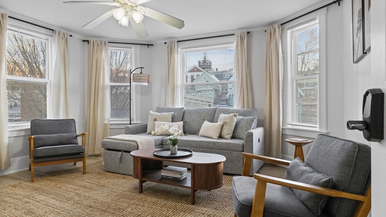 Photo of Livingroom in Winter Hill