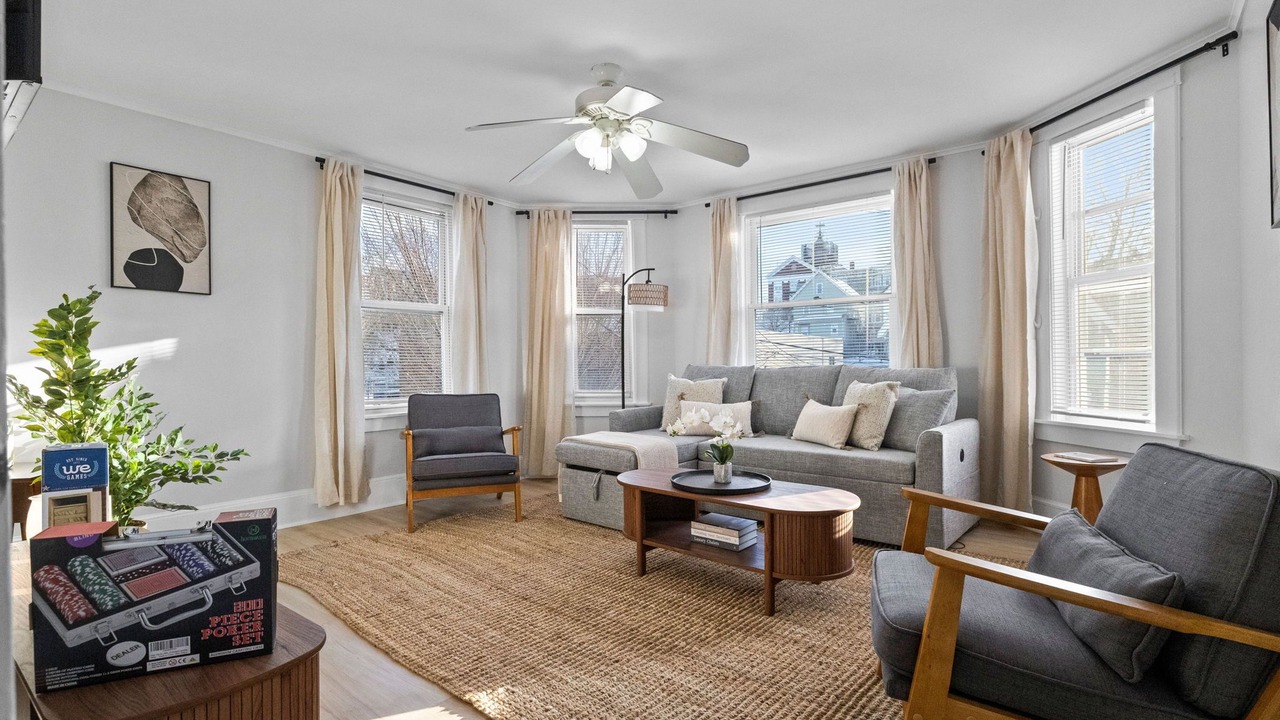 Photo of Livingroom in Winter Hill