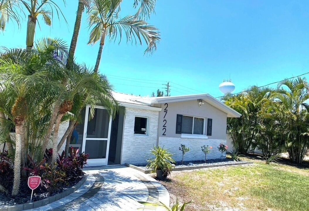 Photo of Outdoor in Gulf Gate Estates