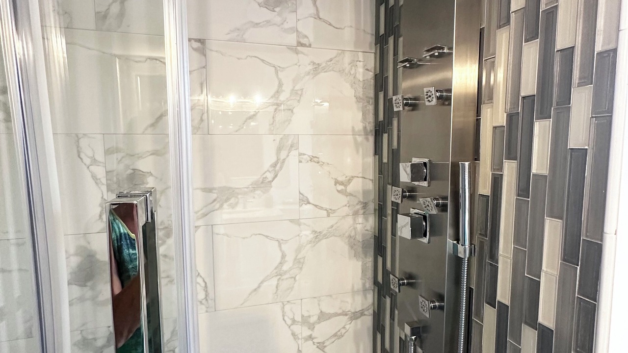 Photo of Bathroom in Gulf Gate Estates
