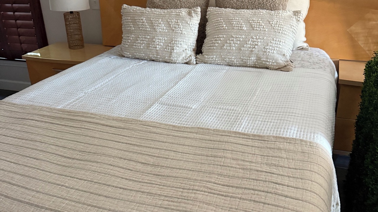 Photo of Bedroom in Gulf Gate Estates