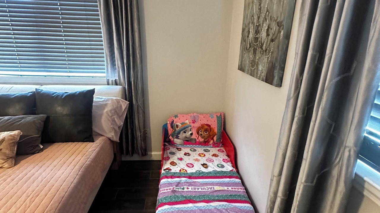 Photo of Bedroom in Gulf Gate Estates