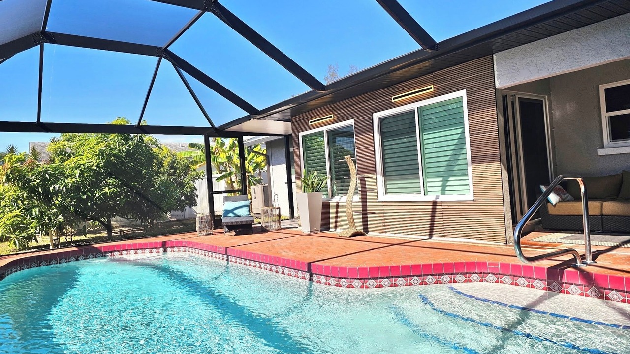 Photo of Outdoor in Gulf Gate Estates