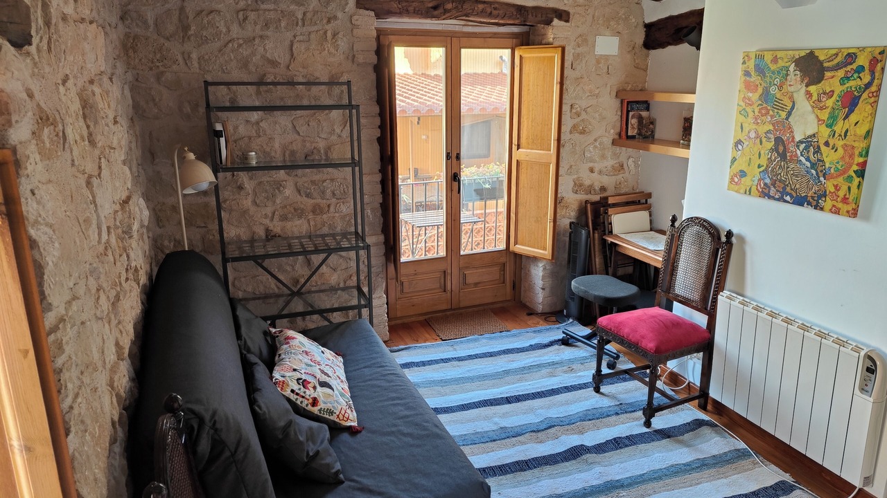 Photo of Livingroom in Bot