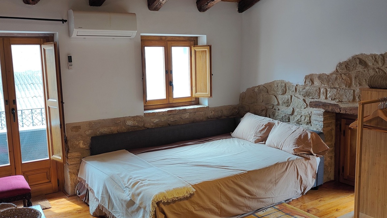 Photo of Bedroom in Bot