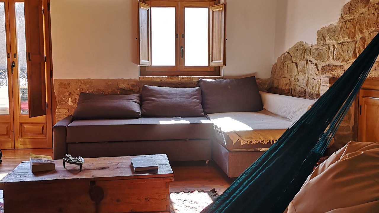 Photo of Livingroom in Bot