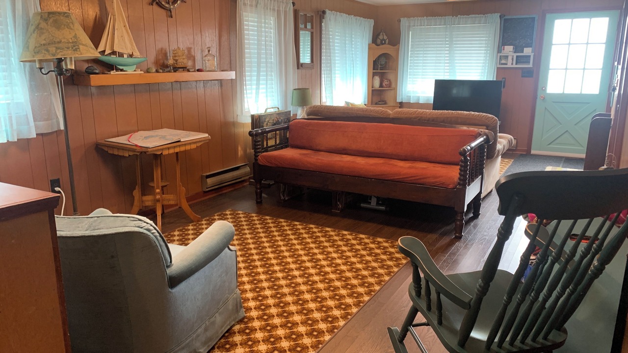 Photo of Livingroom in Long Point