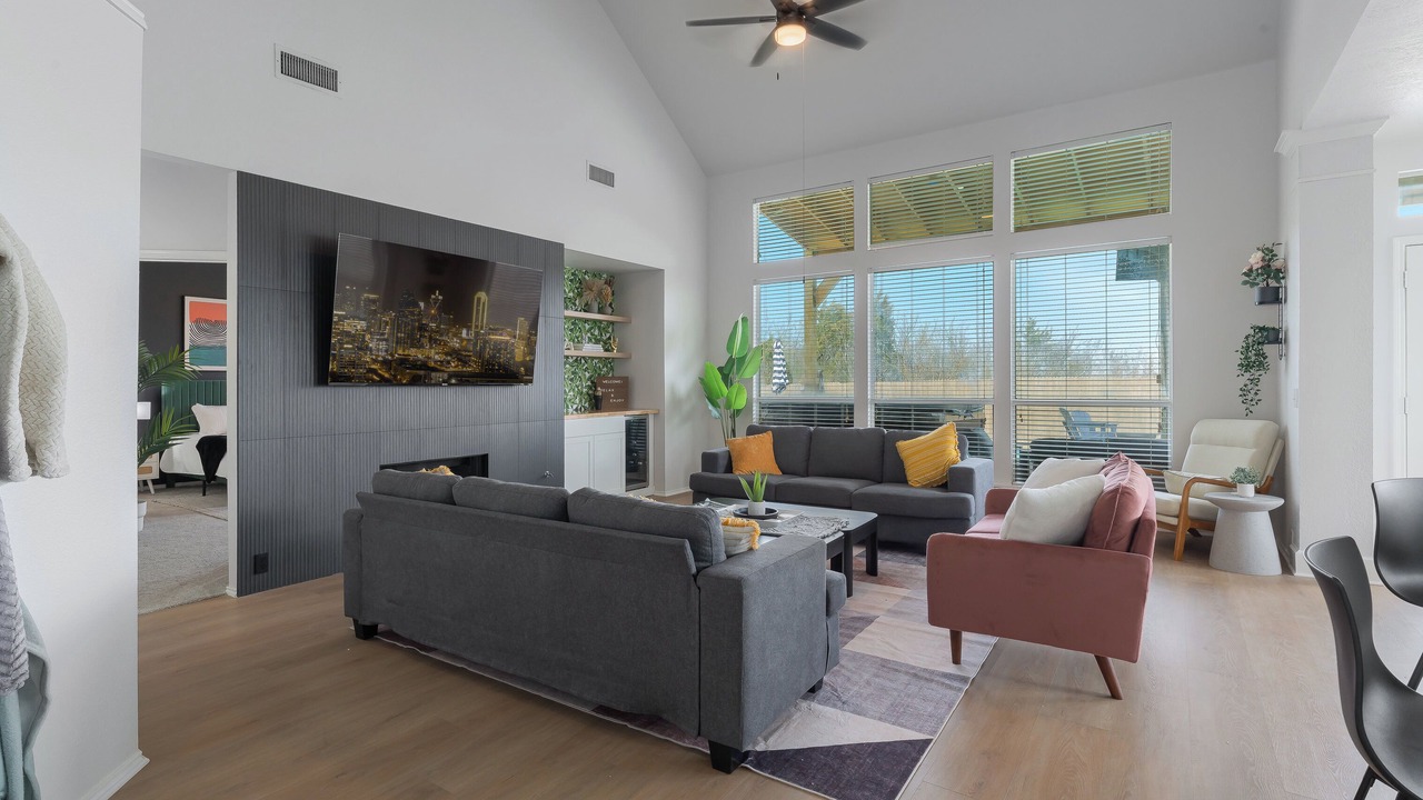 Photo of Livingroom in Grand Prairie