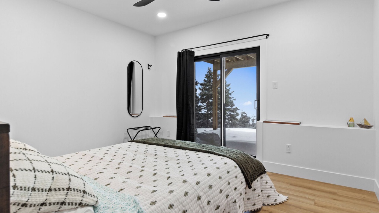 Photo of Outdoor in Flatrock