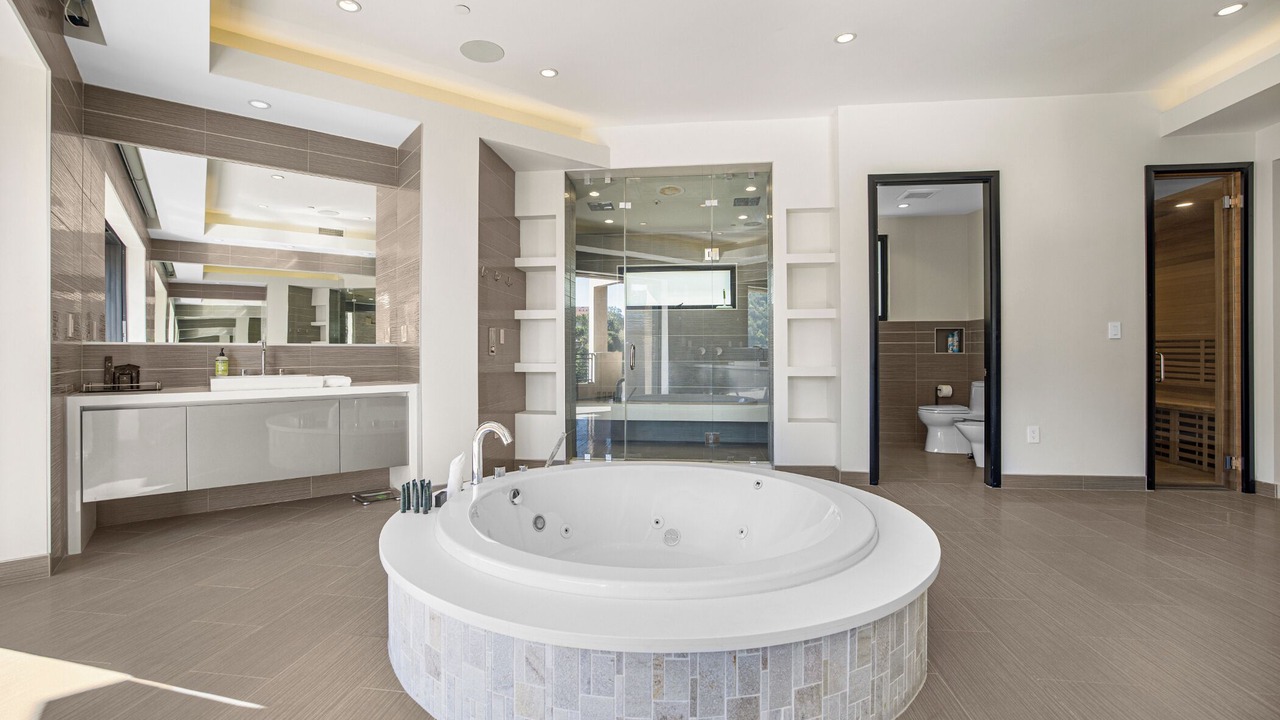Photo of Bathroom in Hollywood Hills