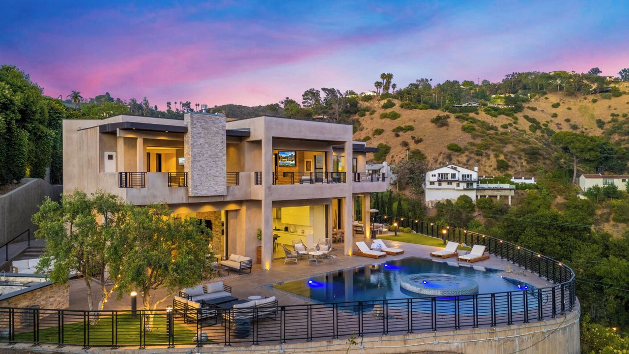 Photo of Outdoor in Hollywood Hills