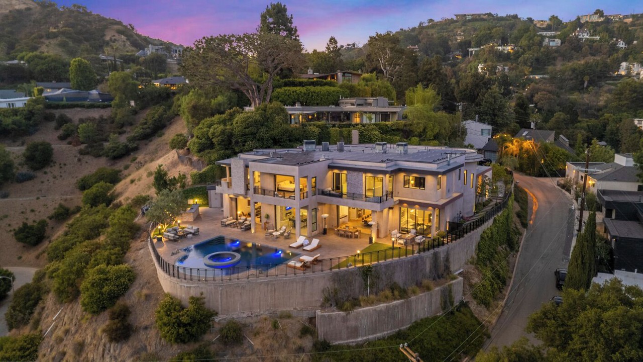 Photo of Outdoor in Hollywood Hills