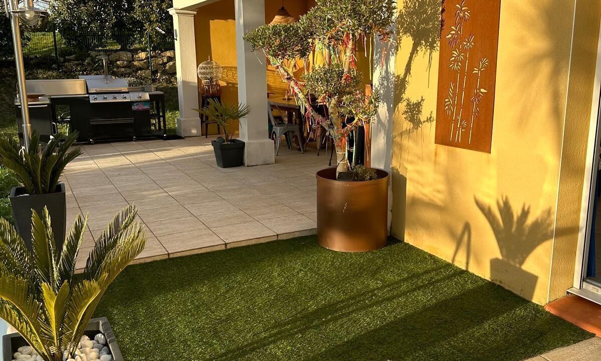 Photo of Patio Balcony in Trebons-sur-la-Grasse