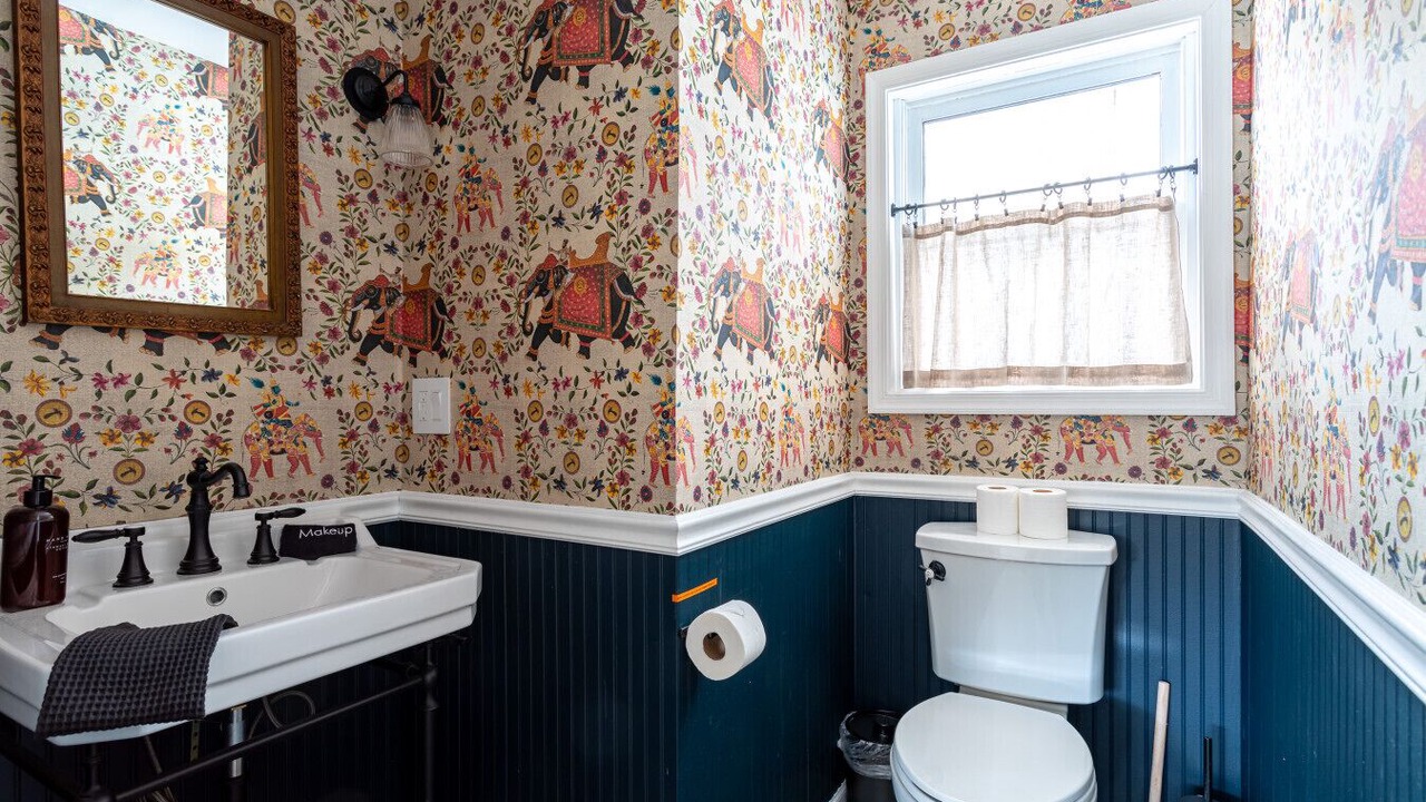 Photo of Bathroom in Roscoe