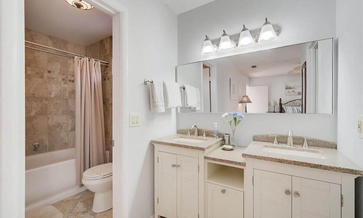 Photo of Bathroom in Aloha Kai