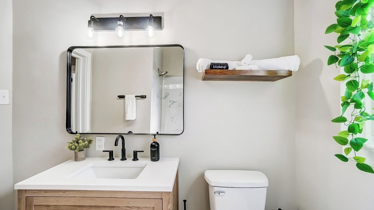 Photo of Bathroom in Enderly Park