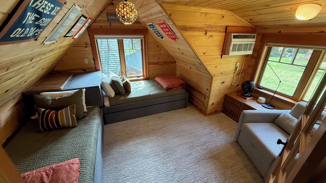 Photo of Livingroom in McKenzie Bridge