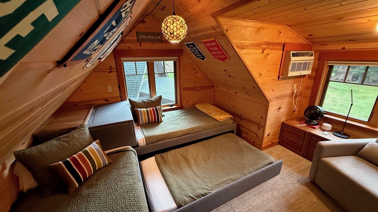 Photo of Bedroom in McKenzie Bridge