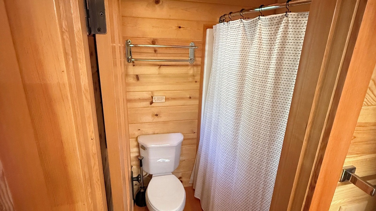 Photo of Bathroom in McKenzie Bridge