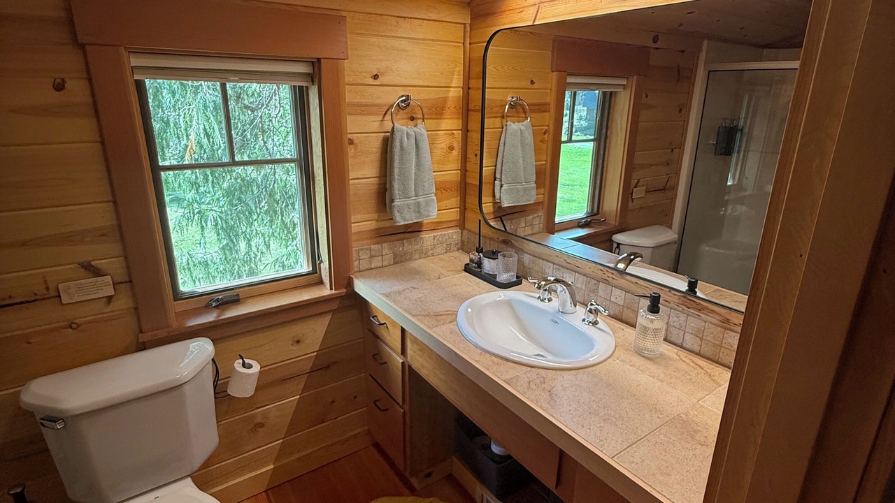 Photo of Bathroom in McKenzie Bridge