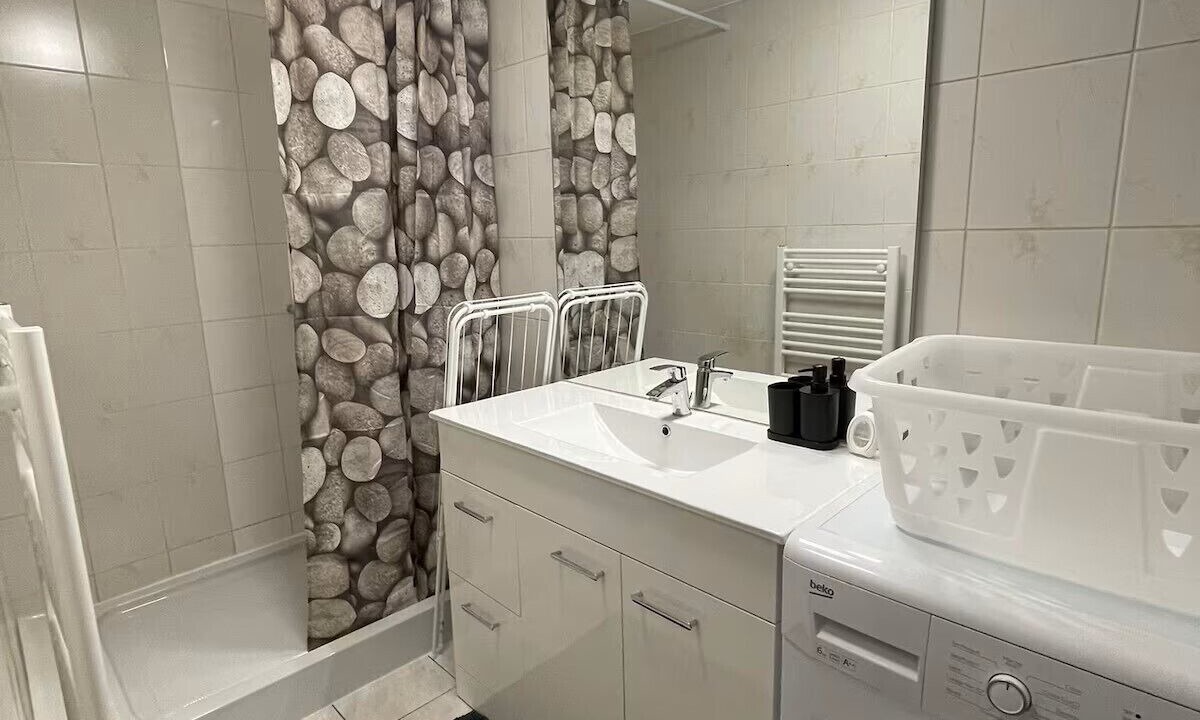 Photo of Bathroom in Issoudun