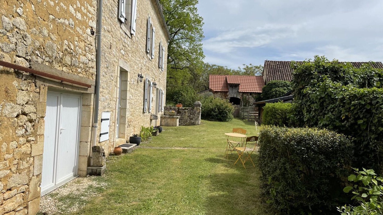 Photo of Outdoor in Jayac