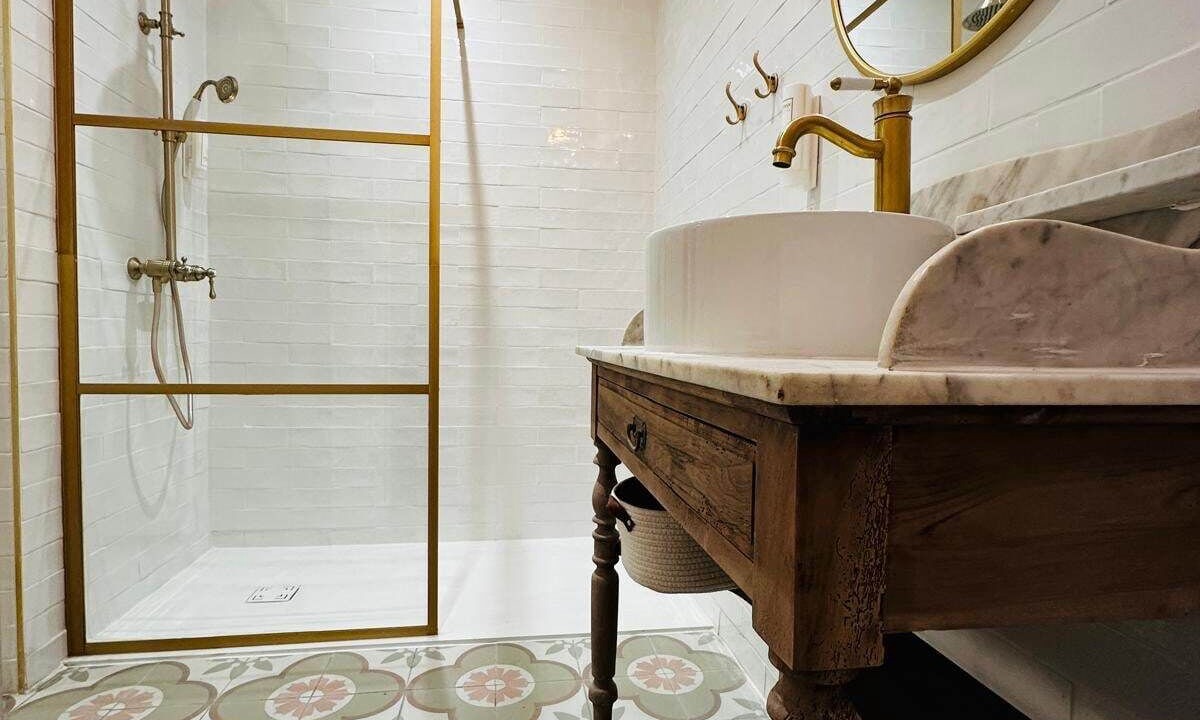 Photo of Bathroom in Villeneuve d'Aveyron