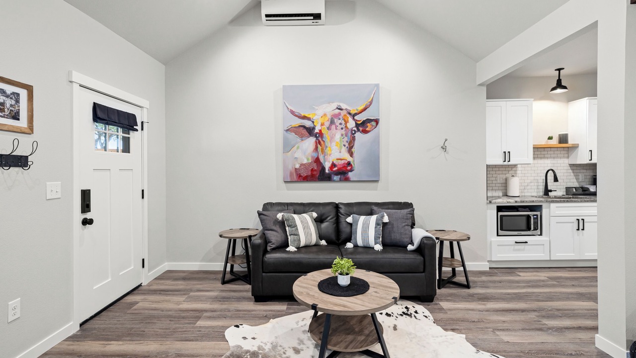 Photo of Livingroom in Dennis
