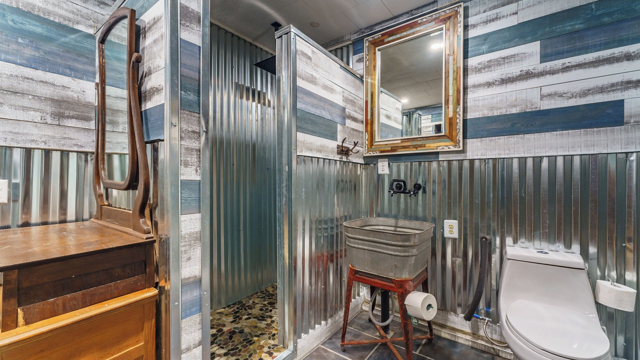 Photo of Bathroom in Garfield
