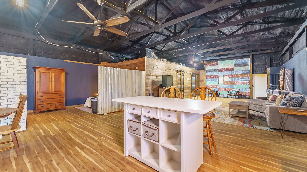 Photo of Livingroom in Garfield