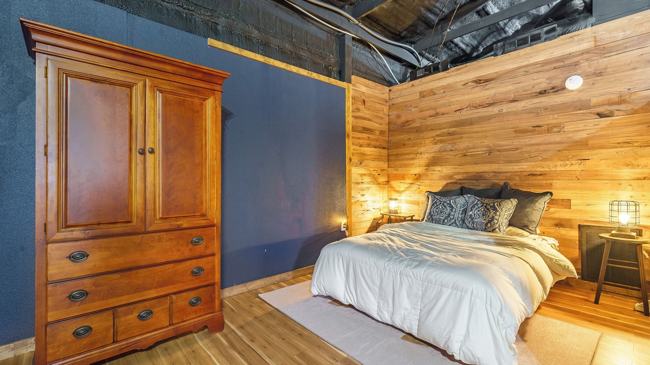Photo of Bedroom in Garfield