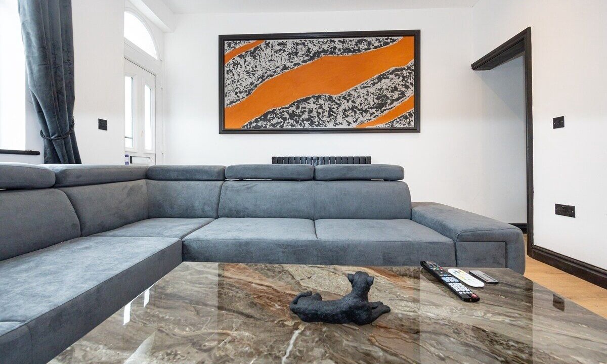 Photo of Livingroom in Leigh